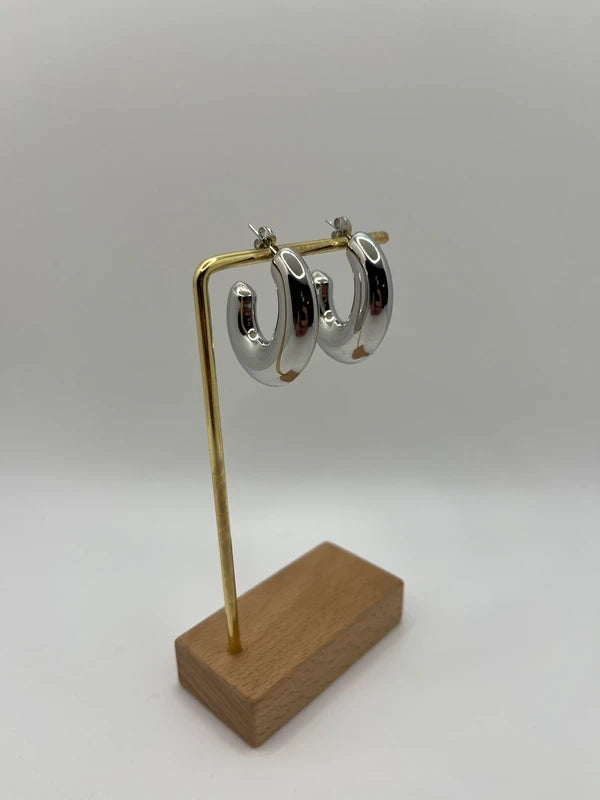 Boucles d oreilles créoles ouvertes en acier inoxydable long 3,5 cm larges. Excellent état
