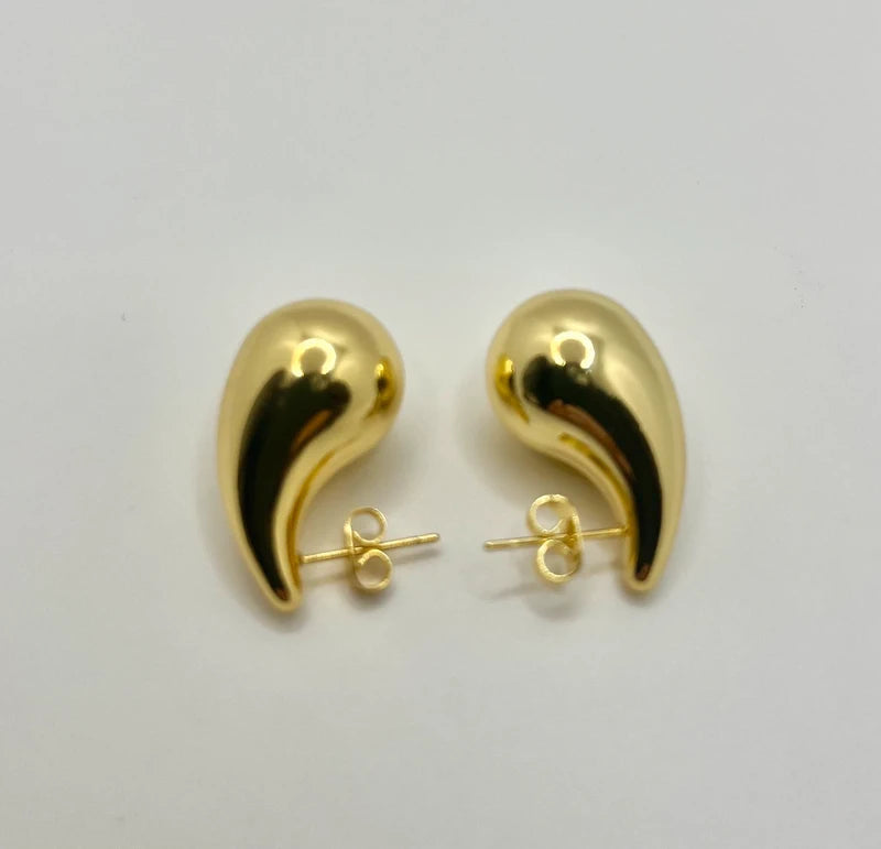 Boucles d oreilles drop goutte d eau  long 2,5 cm excellent état