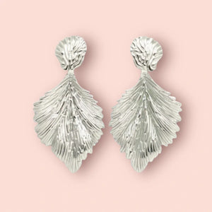 Boucles d oreilles en acier inoxydable ciselé long 7 cm excellent état