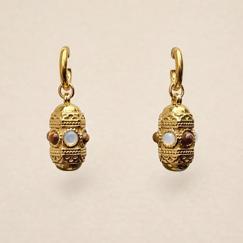 Boucles d'oreilles en acier, oxydable et pierres naturelles long 3,5vm excellent état