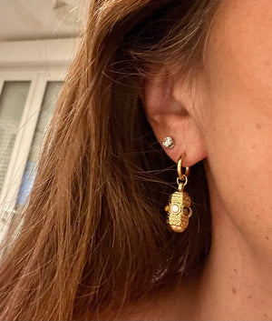Boucles d'oreilles en acier, oxydable et pierres naturelles long 3,5vm excellent état