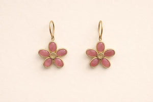 Boucles d’oreilles en acier inoxydable et pierres naturelles, long 3 cm. Excellent état.