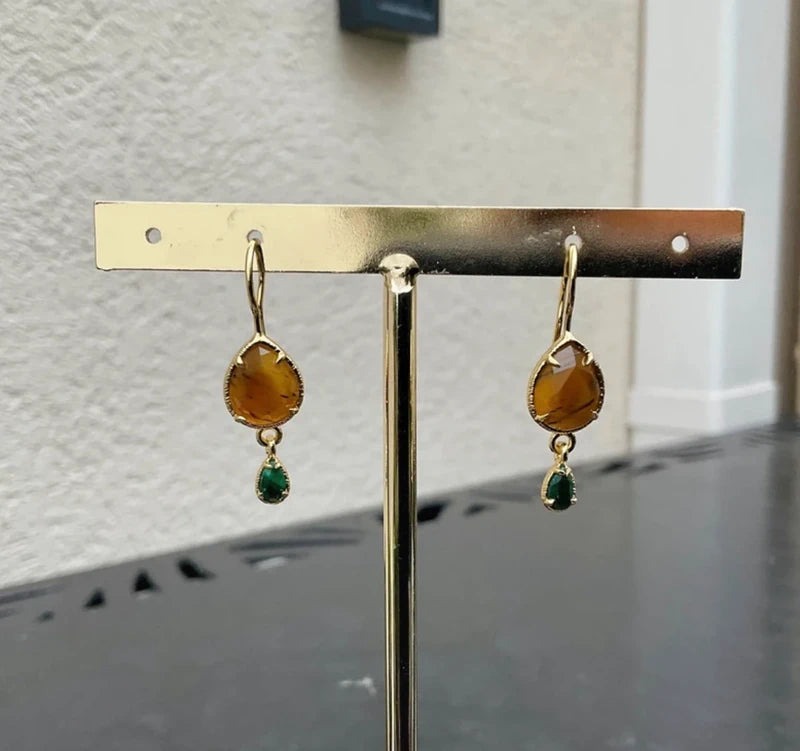 Boucles d’oreilles en a assez inoxydable et pierres naturelles long 3 cm excellent état