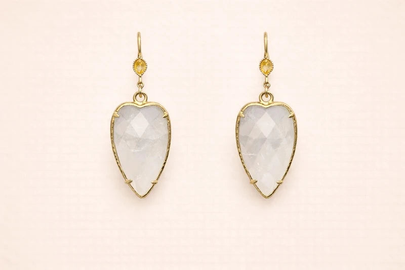 Boucles d’oreilles en acier, inoxydable et pierre naturelle, longueur 4,2 cm. Excellent état