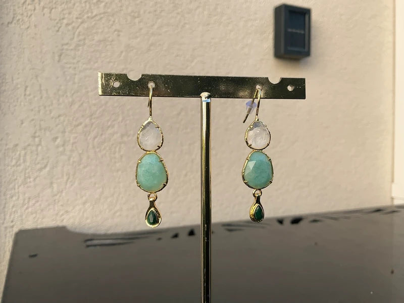 Boucles d’oreilles en acier, inoxydable et pierre naturelle, longueur 4,5 cm. Excellent état