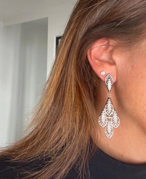Boucles d oreilles en acier inoxydable ciselé long 7 cm très bon état