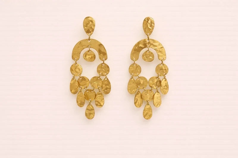 Boucles d oreilles en acier inoxydable martelé long 7 cm excellent état