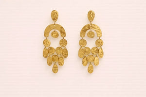 Boucles d oreilles en acier inoxydable martelé long 7 cm excellent état
