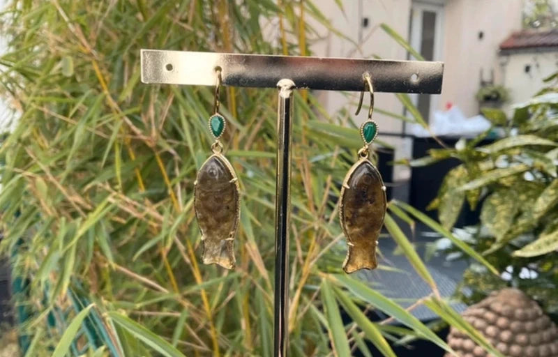 Boucles d’oreilles en acier inoxydable et pierres, naturelles, excellent état long 5,5cm