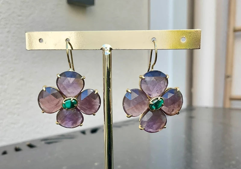 Boucles en acier inoxydable et pierres naturelles long 4cm excellent etat