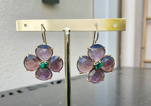 Boucles en acier inoxydable et pierres naturelles long 4cm excellent etat