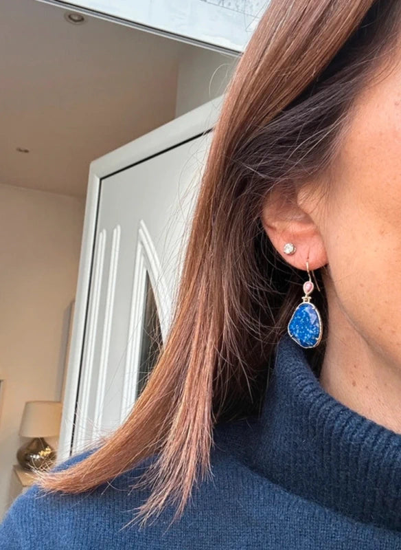 Boucles d oreilles en acier inoxydable et pierres naturelles excellent état. Long 4 cm