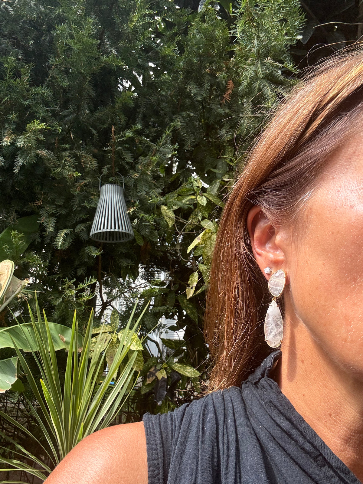 Boucles d’oreilles, Habaha, longueur 6 cm.