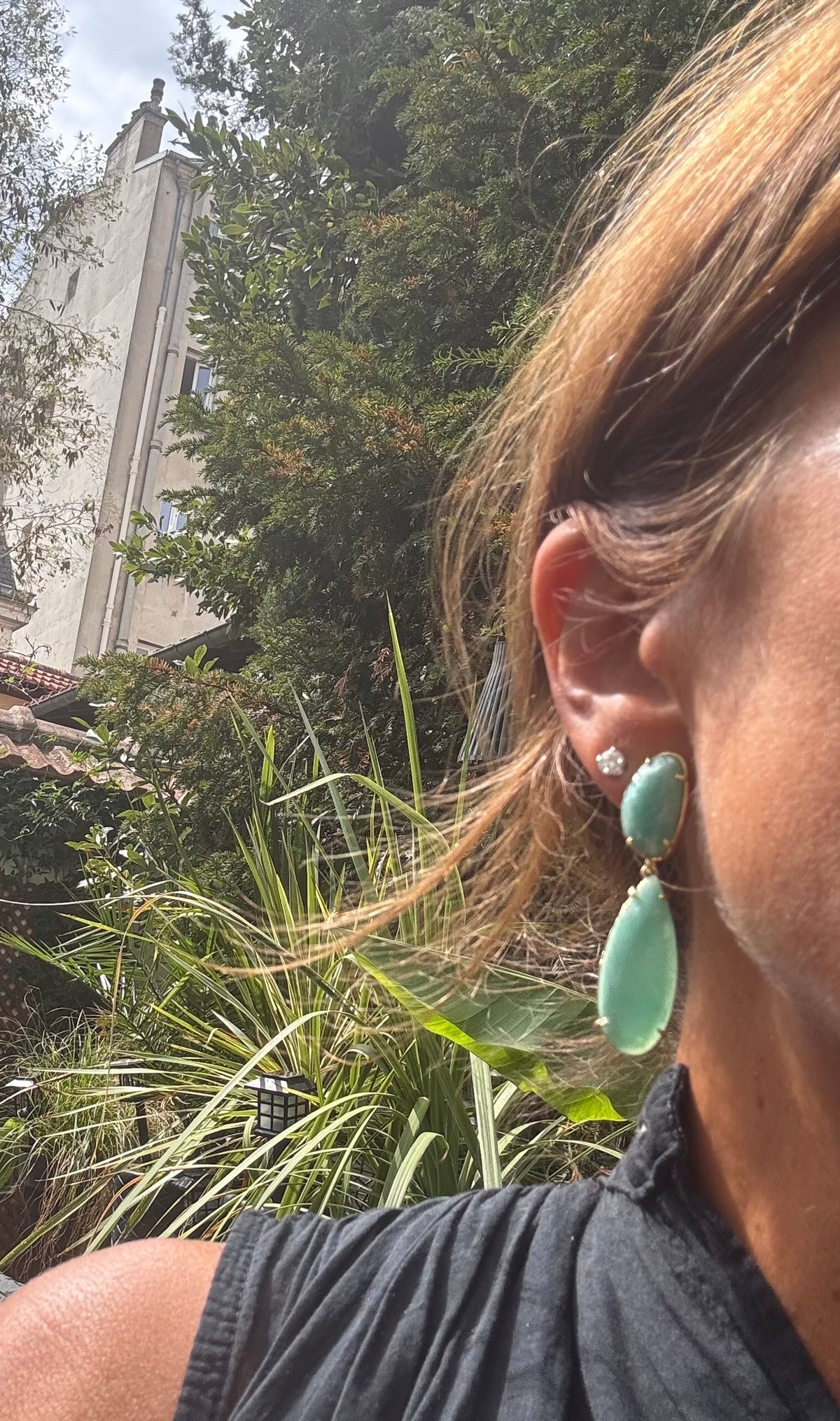 Boucles d’oreilles, Habaha, longueur 6 cm.