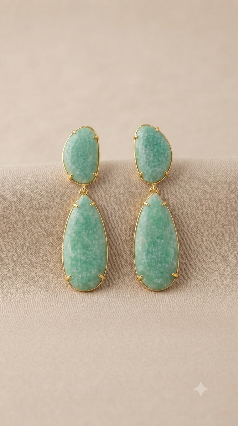 Boucles d’oreilles, Habaha, longueur 6 cm.