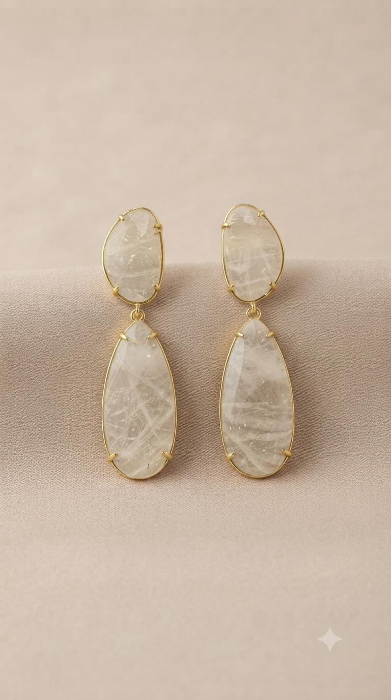 Boucles d’oreilles, Habaha, longueur 6 cm.