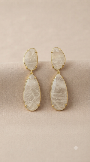 Boucles d’oreilles, Habaha, longueur 6 cm.