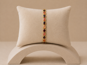 Bracelet en laiton doré à l or fin, grenat et pierre de soleil HABAHA PARIS
